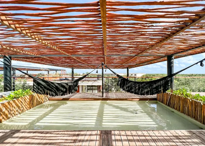 Rooftop Paradise 2br In Gated Community