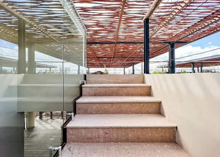 Rooftop Paradise 2br In Gated Community *