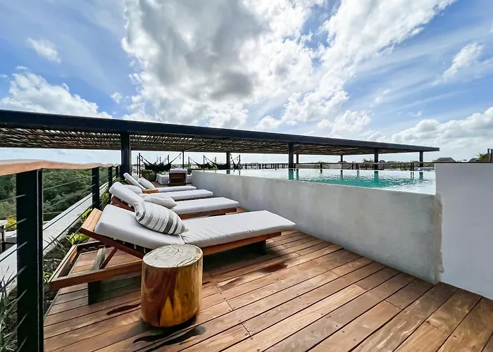 Rooftop Paradise 2br In Gated Community