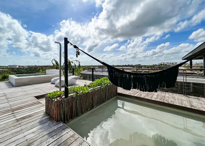 Rooftop Paradise 2br In Gated Community