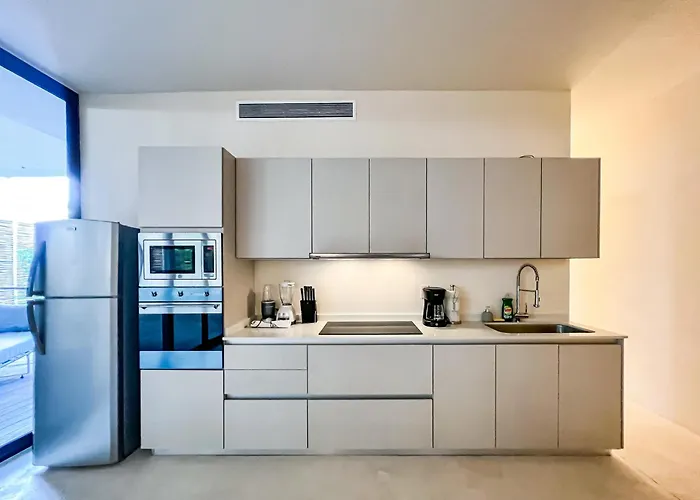 Rooftop Paradise 2br In Gated Community *