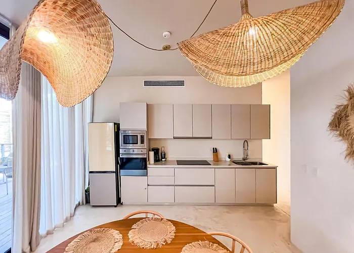 Rooftop Paradise 2br In Gated Community Apartamento